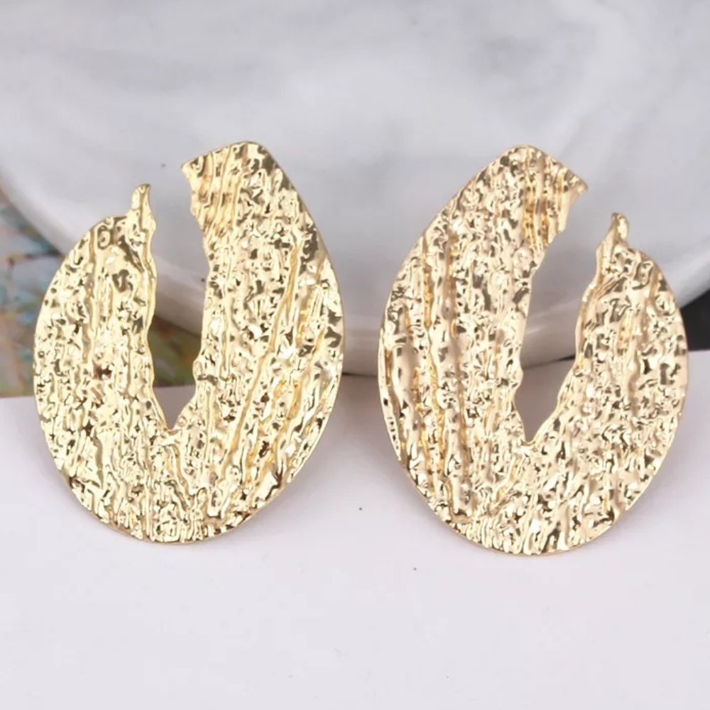 Oval Shaped Gold Metal Water Drop Earrings